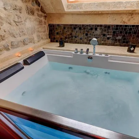 Sous Mon Toit - Sauna & Jacuzzi Apartment Dijon