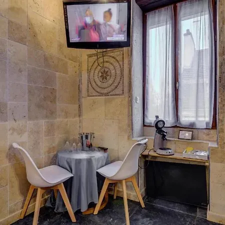 Sous Mon Toit - Sauna & Jacuzzi Digione