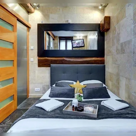 Sous Mon Toit - Sauna & Jacuzzi * Digione