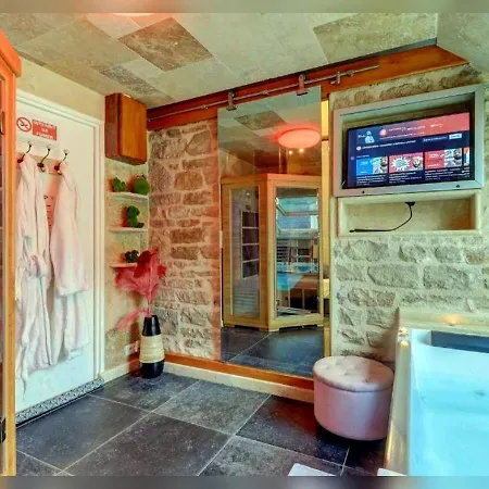 Sous Mon Toit - Sauna & Jacuzzi Digione