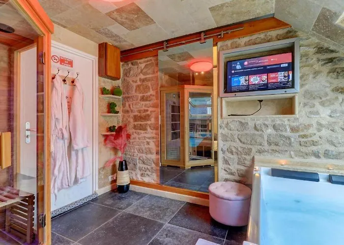 Sous Mon Toit - Sauna & Jacuzzi Daire *